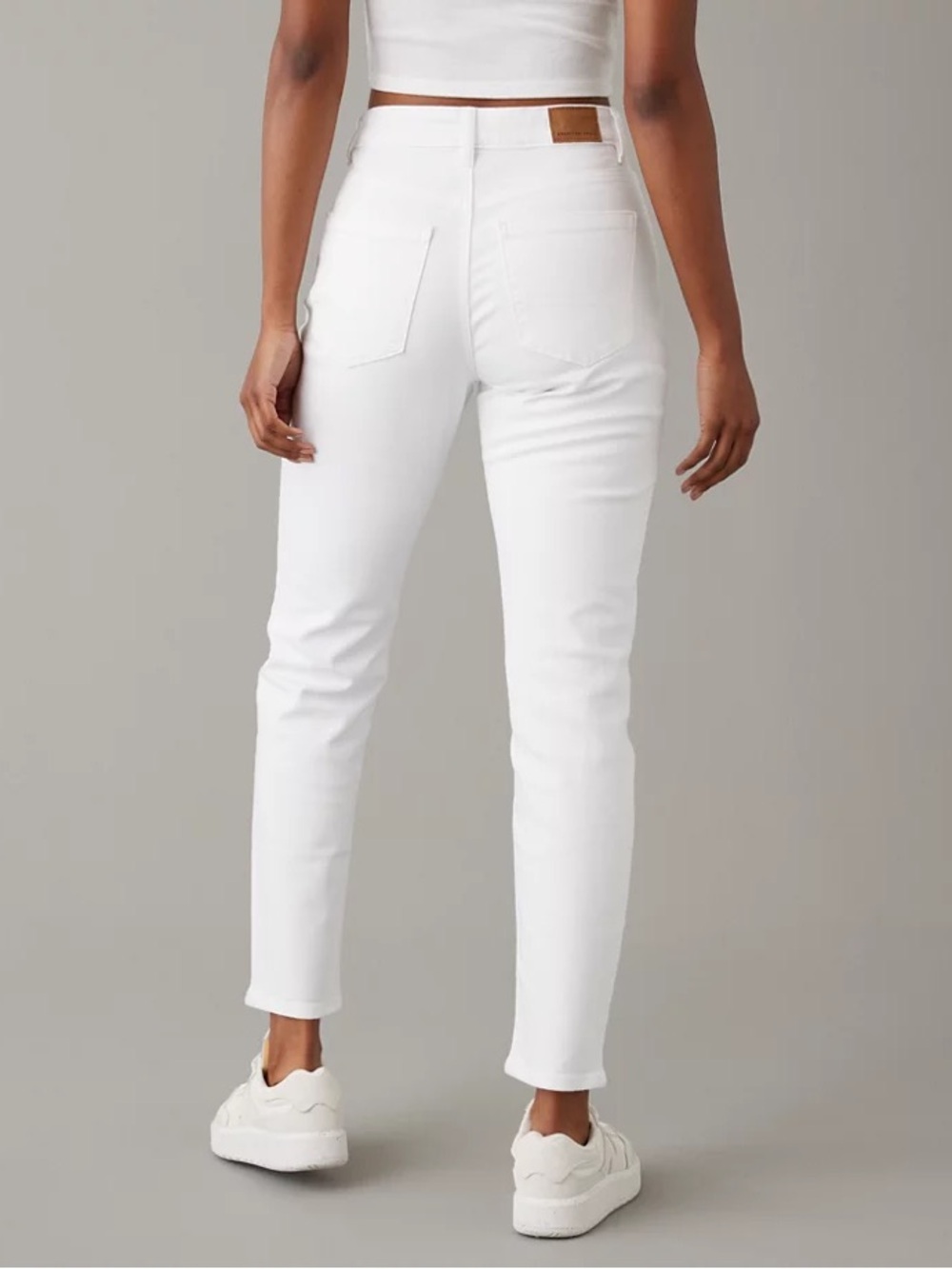 American Eagle Mom Jean Bright White High Rise 10 Regular Women’s